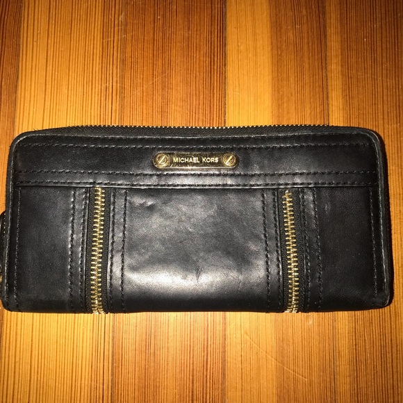 Michael Kors wallet - Picture 1 of 3